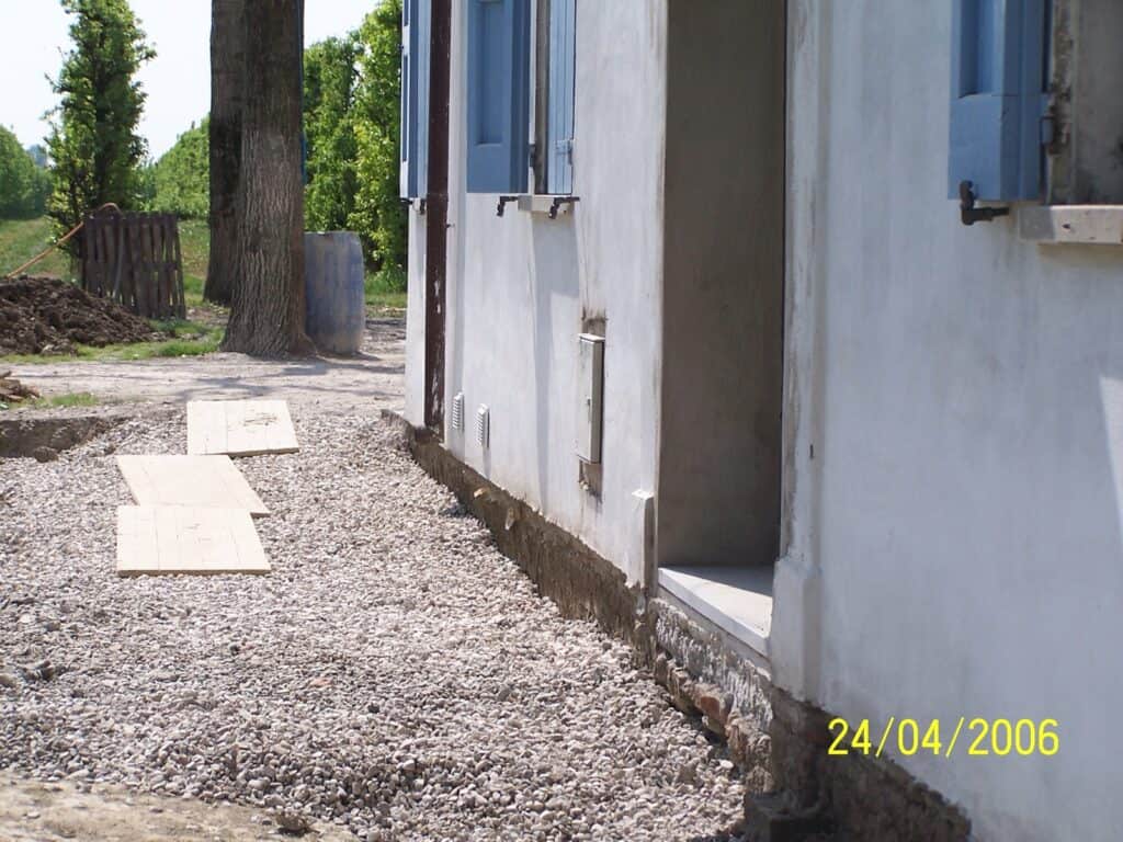 muratura esterna infiltrazioni marciapiede base edificio interventi umidità non funzionano