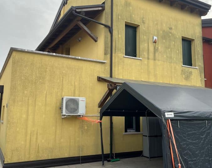 Perizia umidità casa nuova facciata abitazione nuova con problemi di umidità Perizia umidità casa nuova facciata abitazione nuova con problemi di umidità