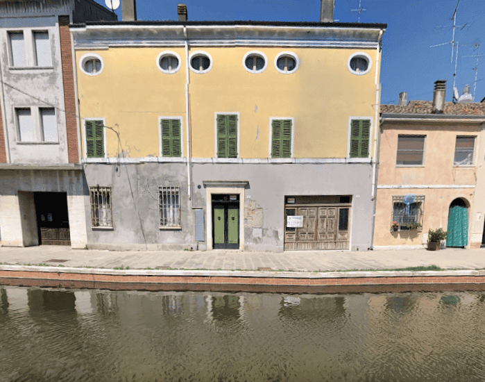 Cristallizzazione salina responsabile del degrado dell’intonaco Cristallizzazione salina responsabile del degrado dell’intonaco