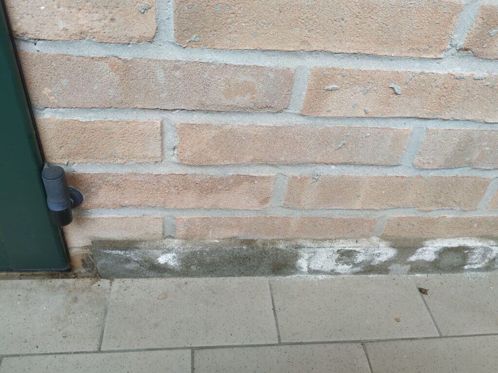 Percorso dell’acqua all’interno dell’intonaco e delle stratigrafie murarie Percorso dell’acqua all’interno dell’intonaco e delle stratigrafie murarie