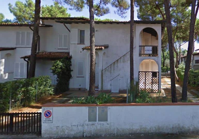 Osservazione delle murature di una casa vacanza prima di programmare un intervento di risanamento Osservazione delle murature di una casa vacanza prima di programmare un intervento di risanamento
