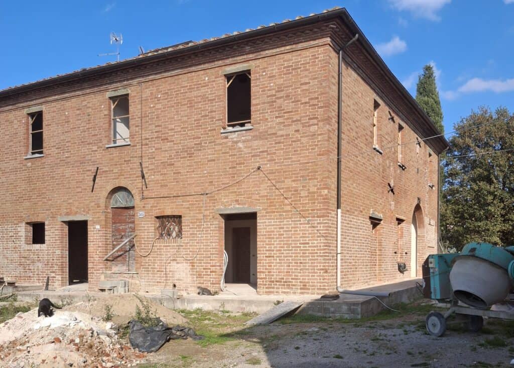 Controllo intermedio prima della chiusura delle lavorazioni di risanamento verifica risanamento umidità verifica risanamento umidità